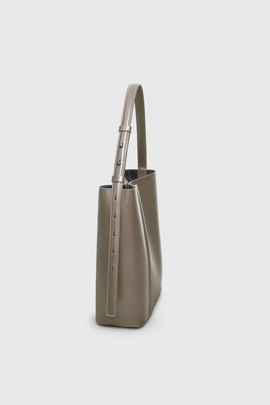 THE LARGE TOTE PLISSÉ TAUPE LEATHER