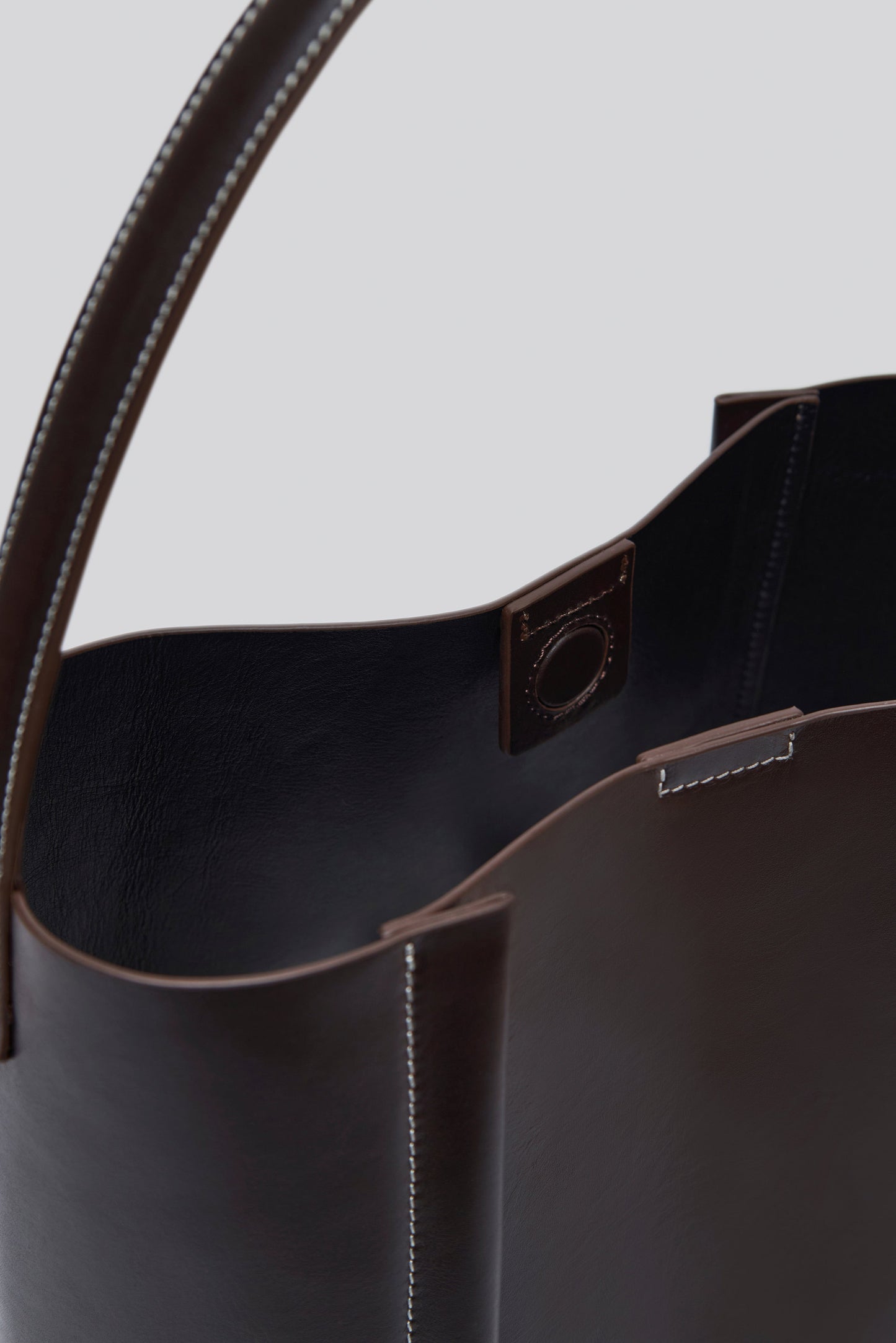 THE LARGE TOTE PLISSÉ ACI KAHVE