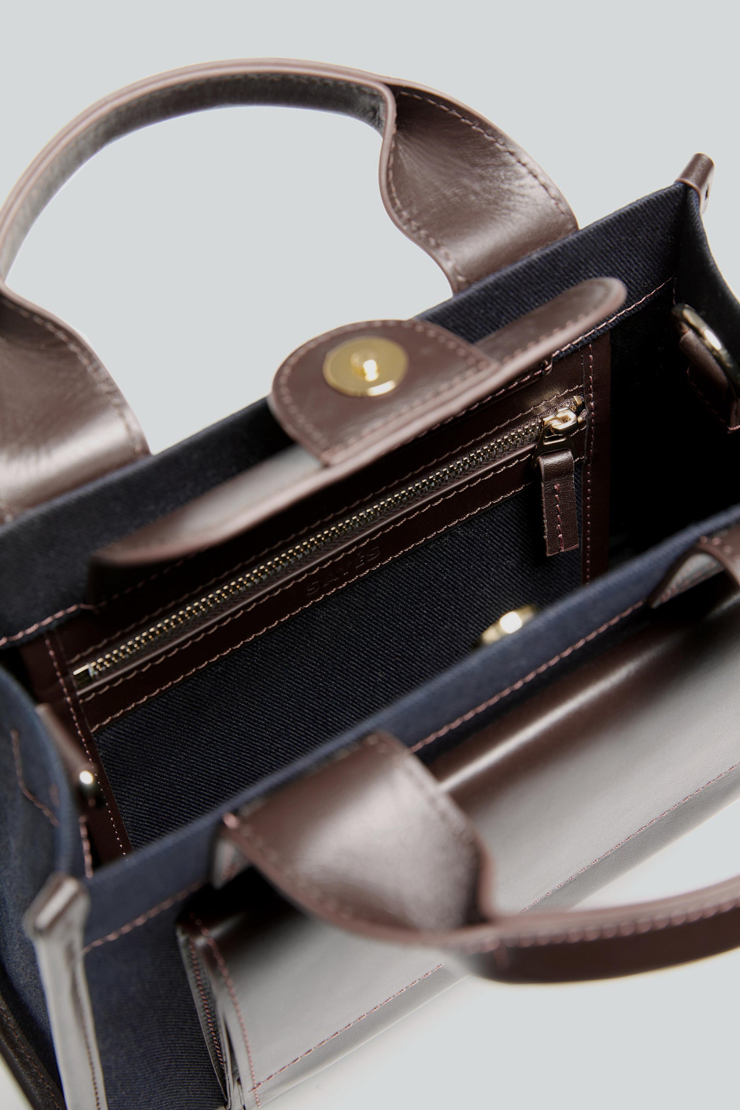 STITCHED POCKET MINI TOTE LACİVERT/KAHVERENGİ