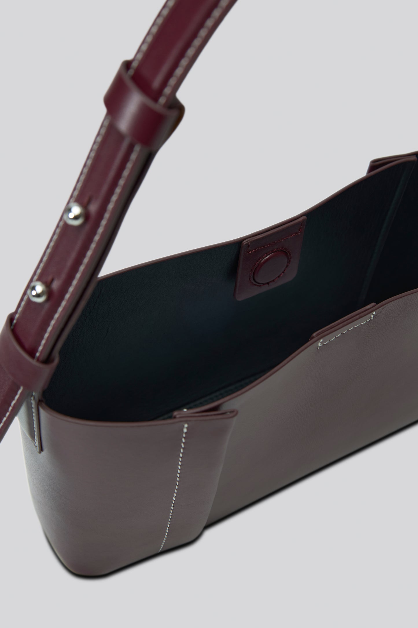 THE SMALL TOTE PLISSÉ BORDO