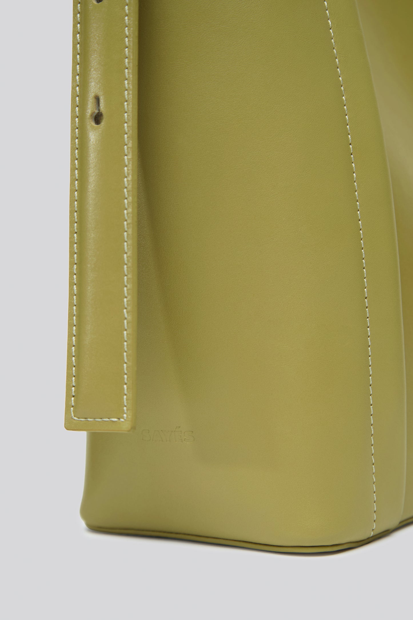 THE MEDIUM TOTE PLISSÉ HARDAL