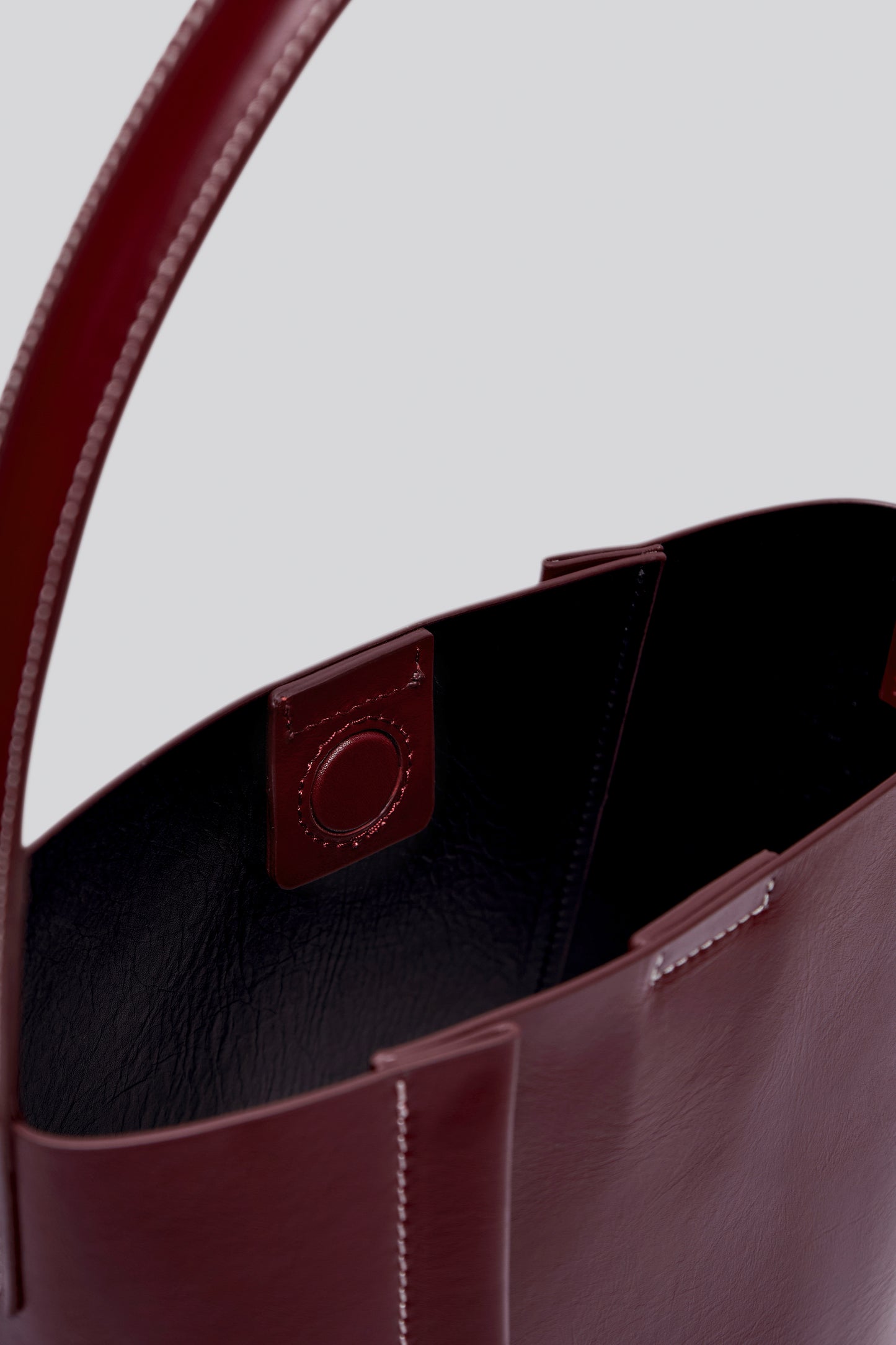 THE MEDIUM TOTE PLISSÉ BORDO