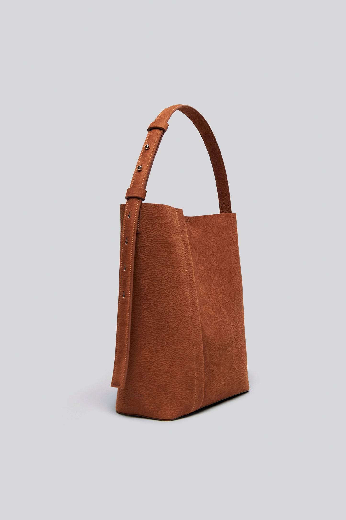 THE LARGE TOTE PLISSÉ KARAMEL NUBUK