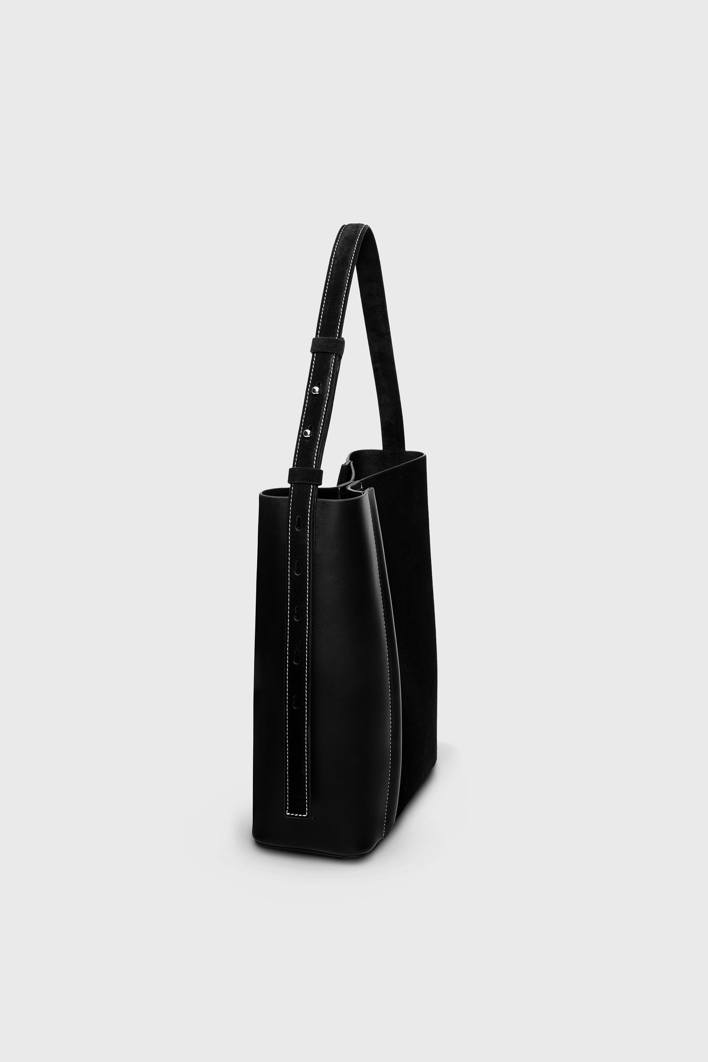 THE LARGE TOTE PLISSÉ BLACK SUEDE