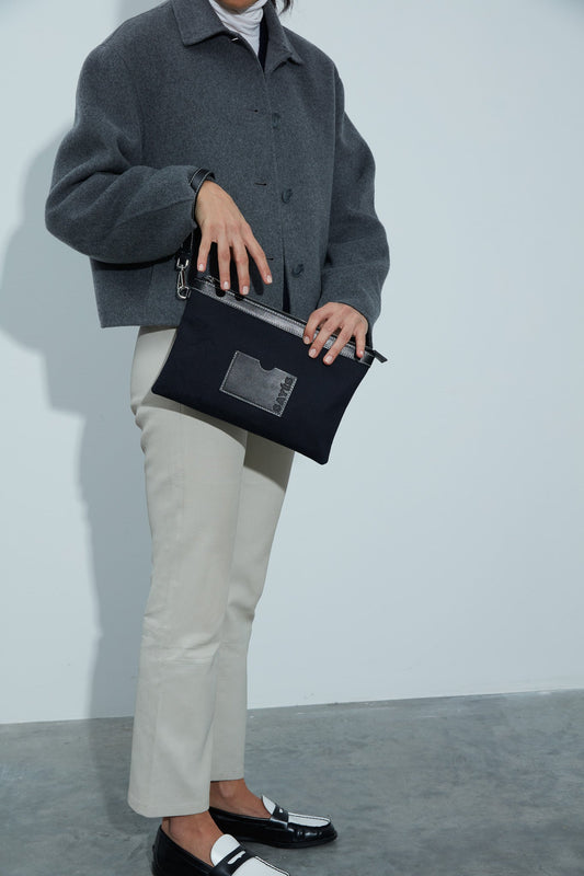 STITCHED CLUTCH NAVY/BLACK