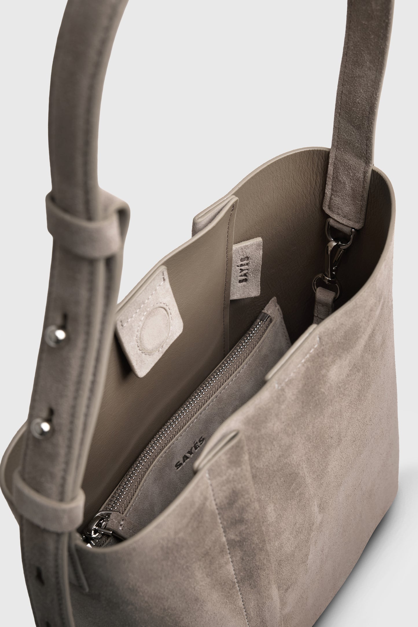 THE LARGE TOTE PLISSÉ KUM BEJİ SÜET