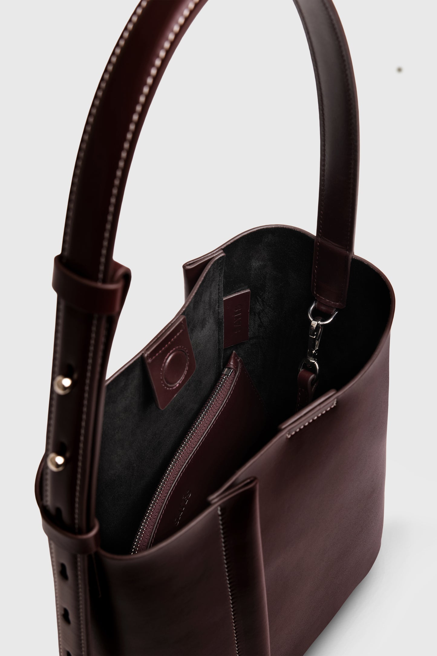 THE MEDIUM TOTE PLISSÉ BURGUNDY