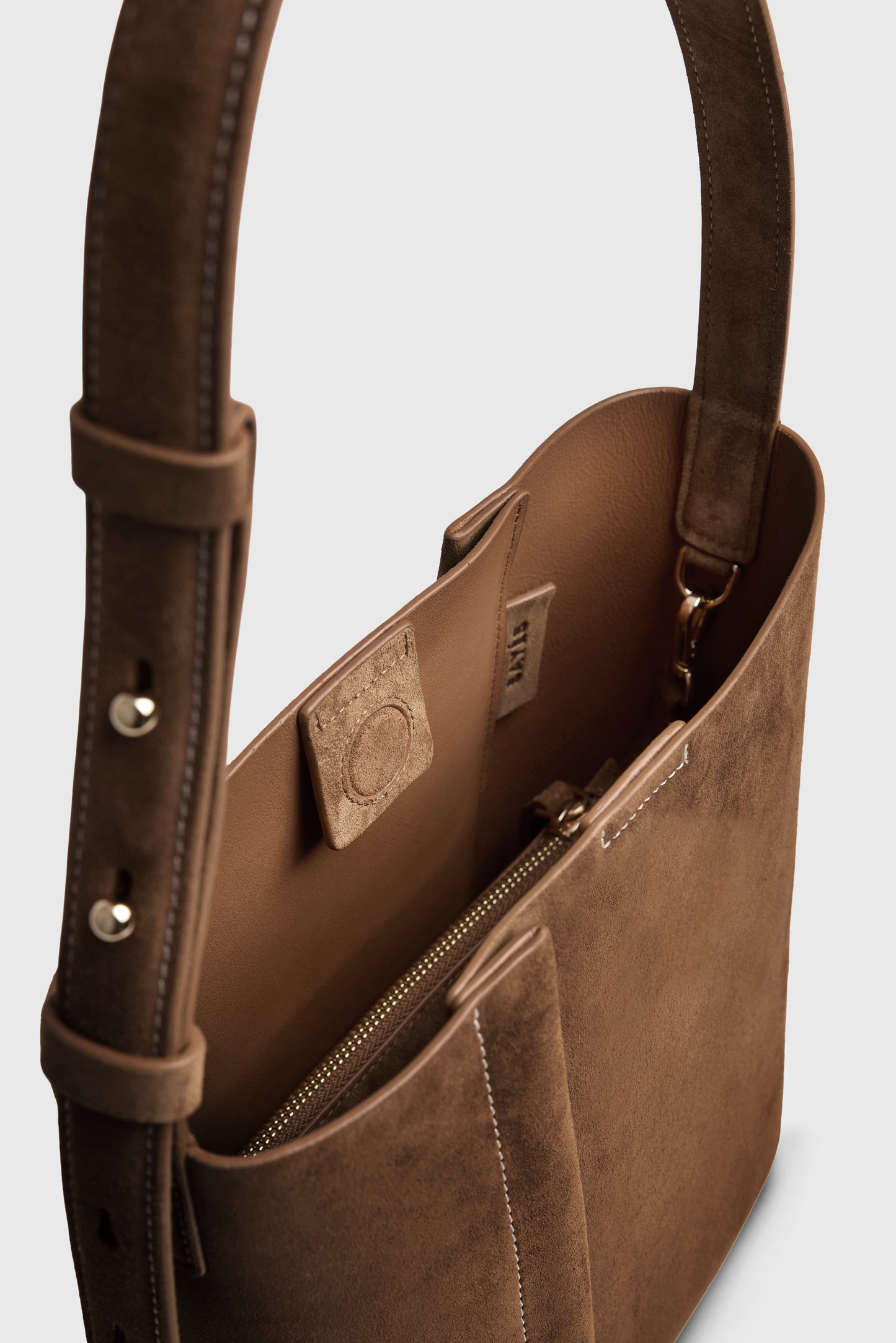 THE MEDIUM TOTE PLISSÉ CAMEL SÜET