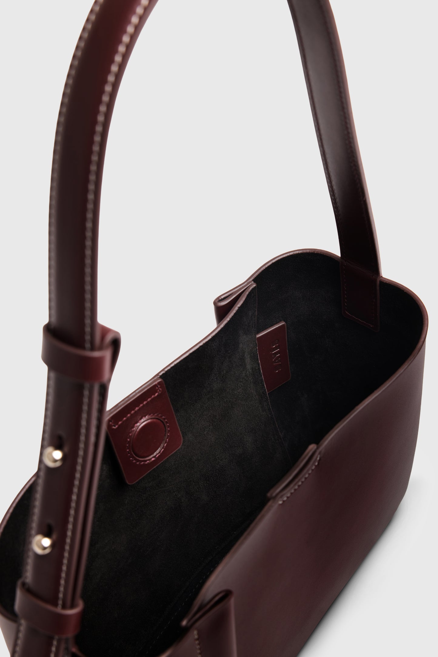 THE SMALL TOTE PLISSÉ BORDO