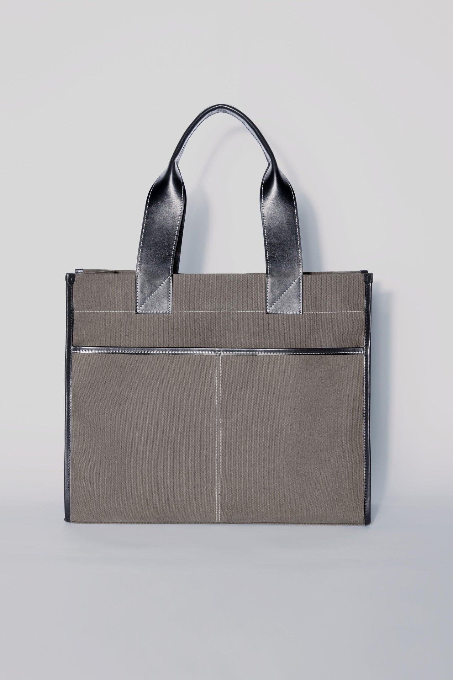 STITCHED POCKET MAXI TOTE IN MINK AND BLACK