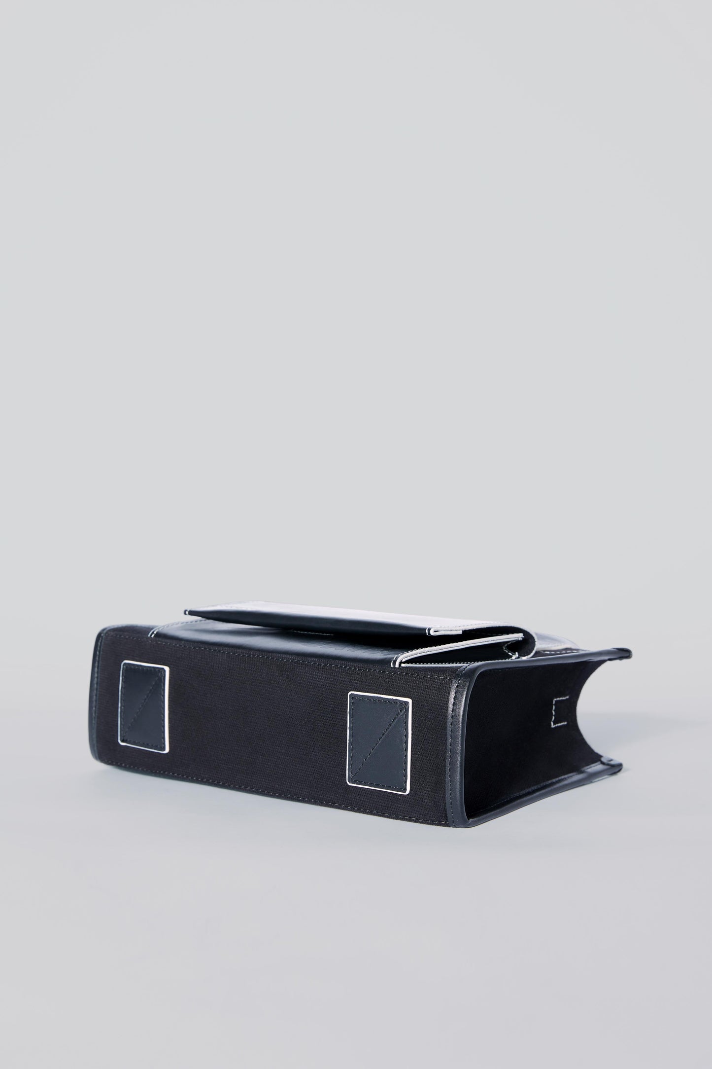 STITCHED POCKET MINI TOTE SİYAH/KIRIK BEYAZ