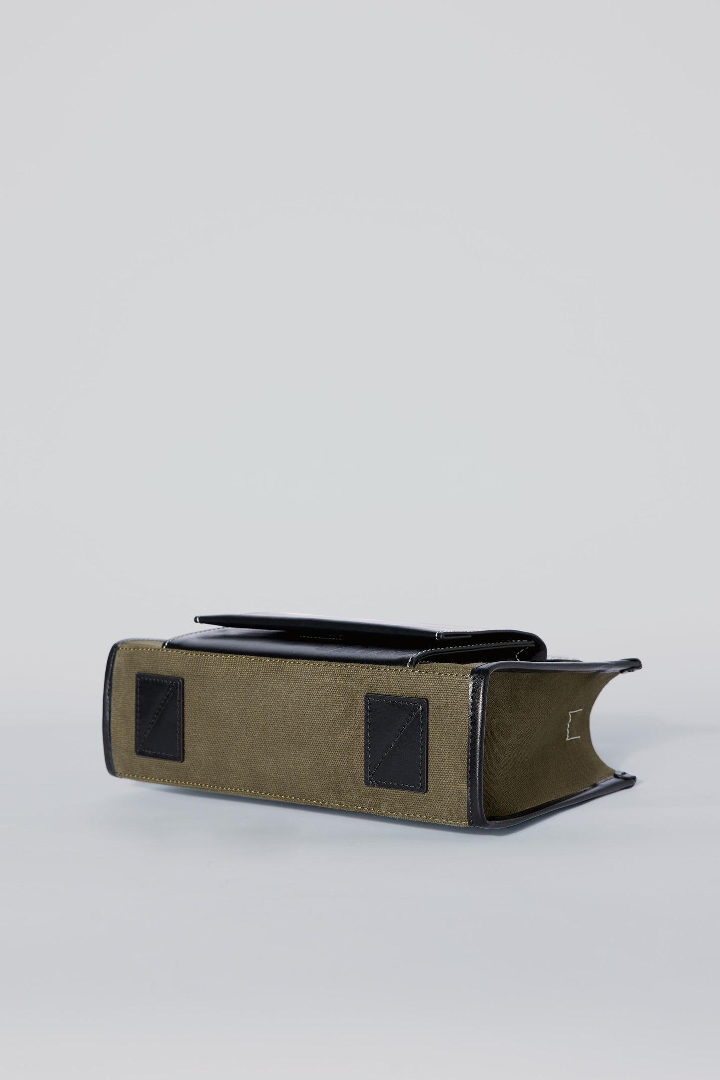 STITCHED POCKET MINI TOTE KHAKI/BLACK