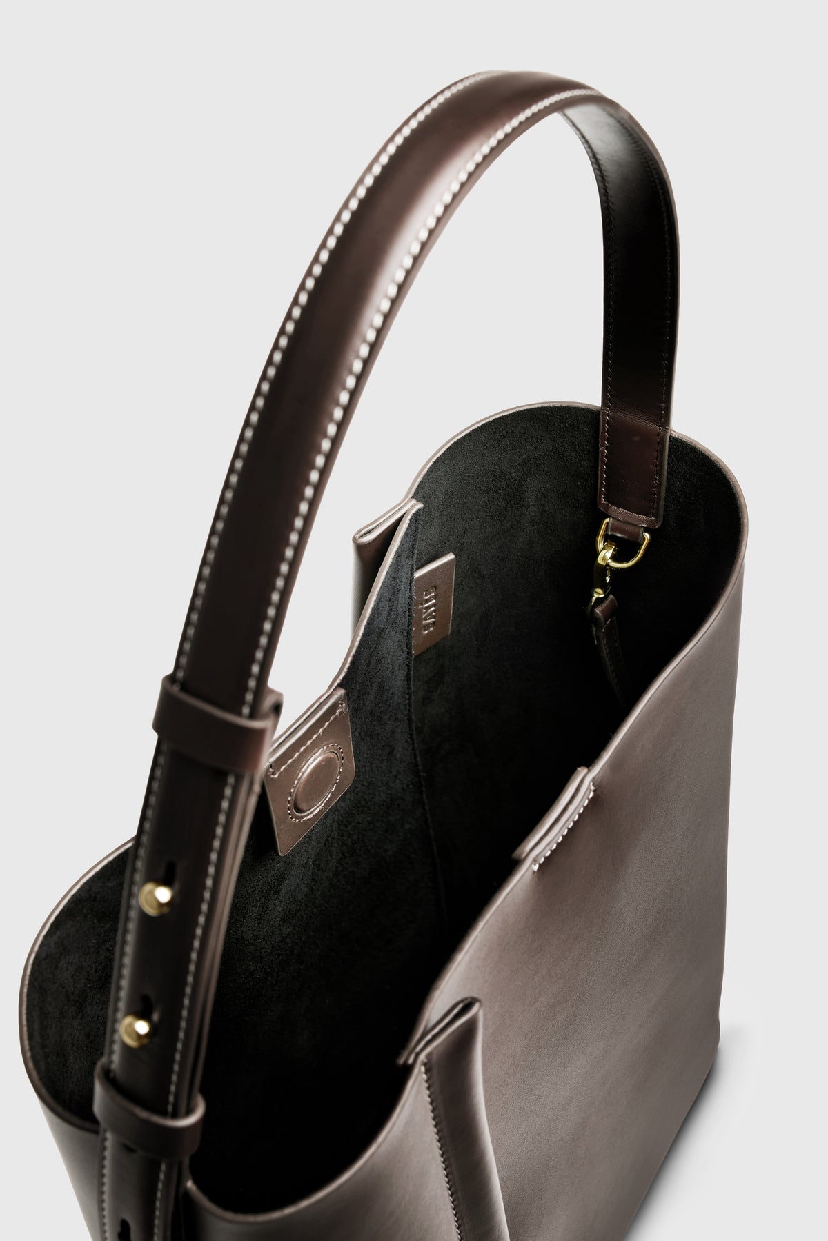 THE LARGE TOTE PLISSÉ DARK CHOCOLATE LEATHER
