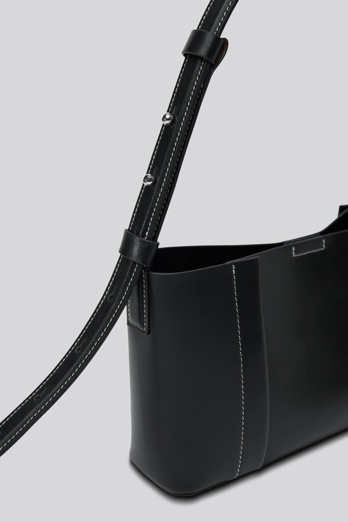 THE SMALL TOTE PLISSÉ BLACK