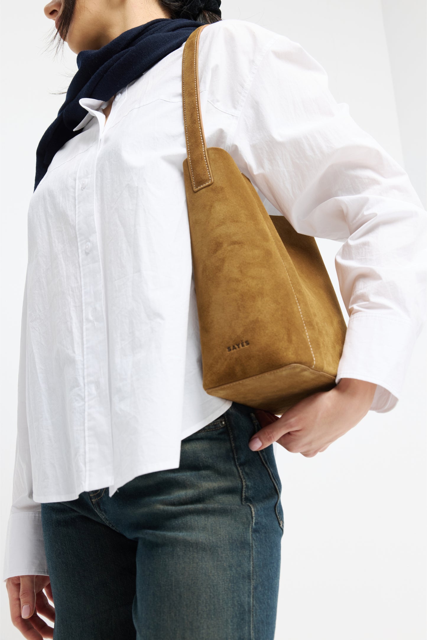 THE MEDIUM TOTE PLISSÉ CAMEL SÜET