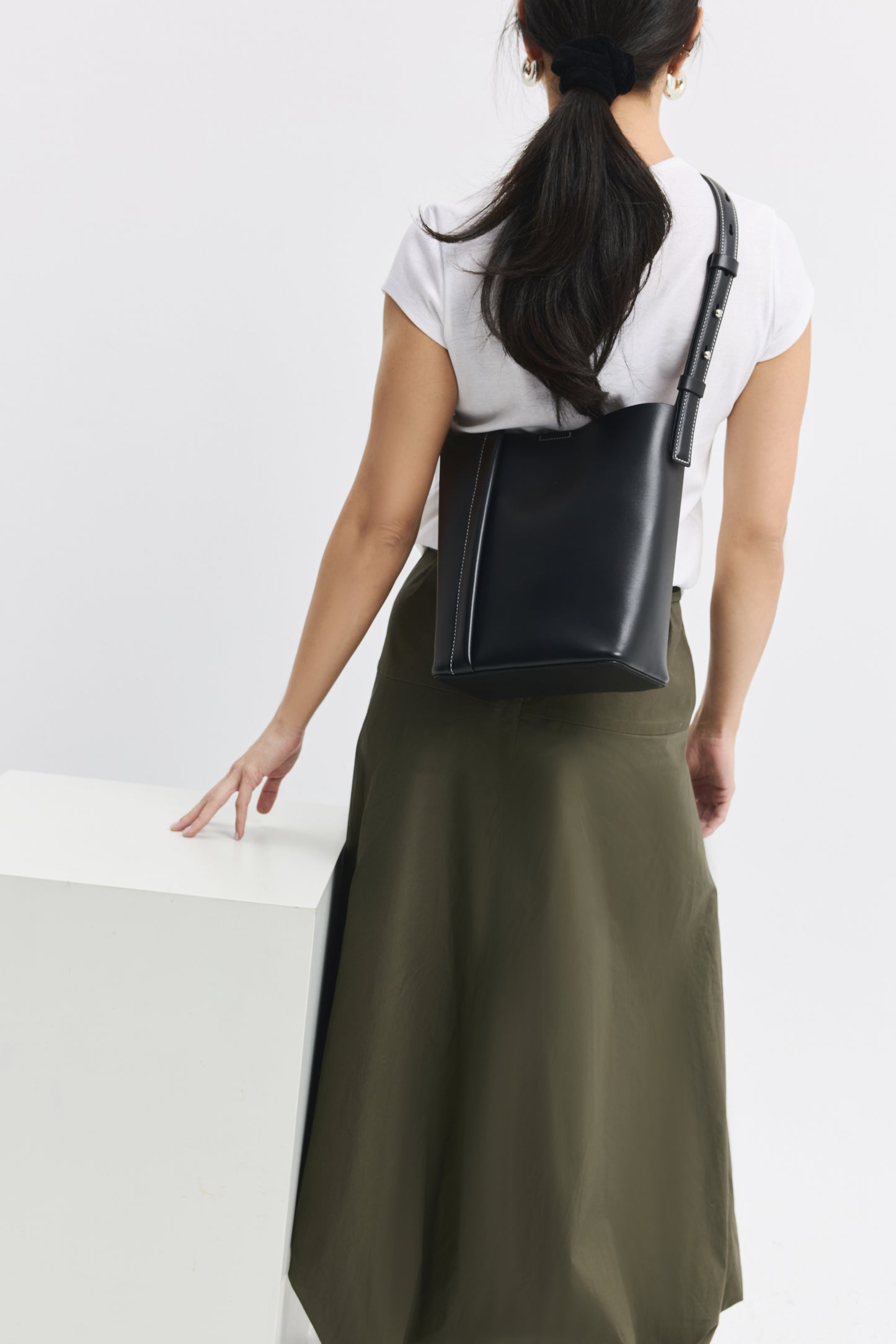 THE MEDIUM TOTE PLISSÉ SİYAH