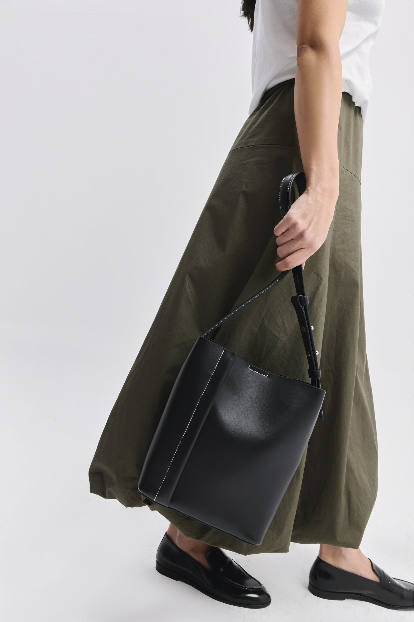 THE MEDIUM TOTE PLISSÉ SİYAH